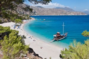 playa apella isla karpatos grecia