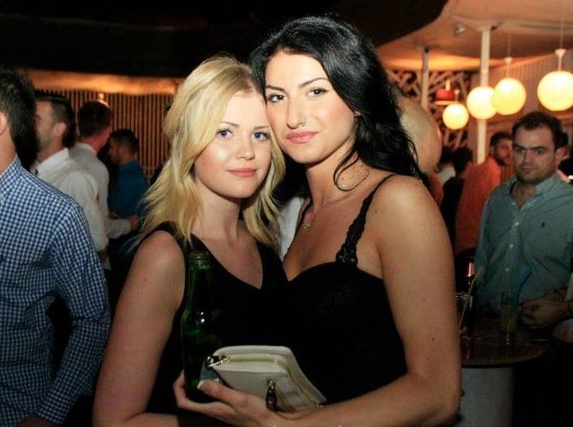 chicas kosovo